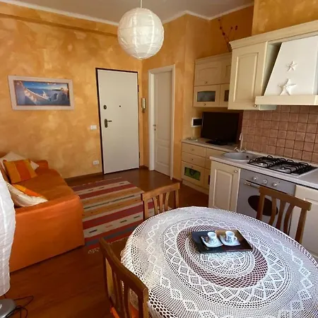Casa Maurizio In Centro Di Diano Apartment