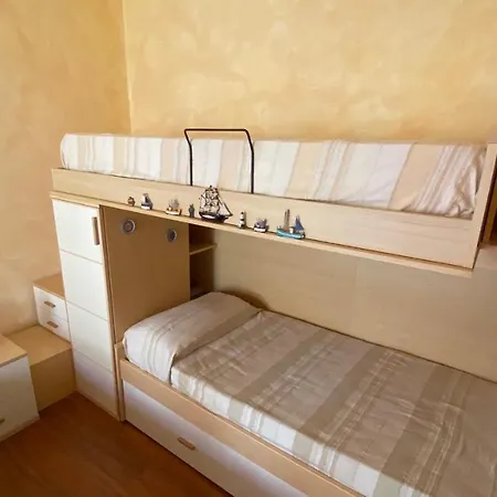 Casa Maurizio In Centro Di Diano Apartment